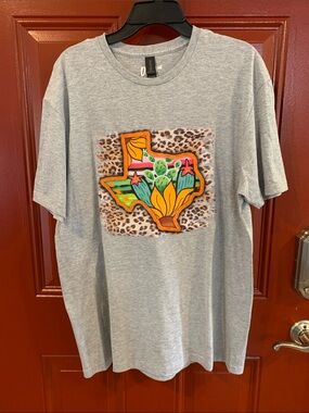 Gildan Softstyle Heather Gray Tee with Western Texas Print